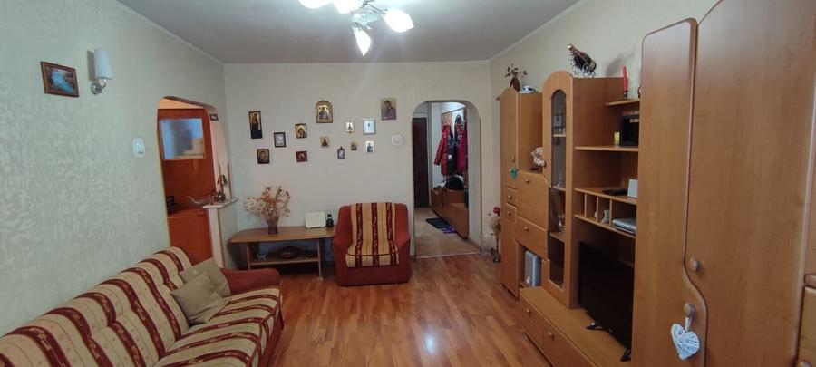 Apartament cu 3 camere decomandat, mobilat în Obor