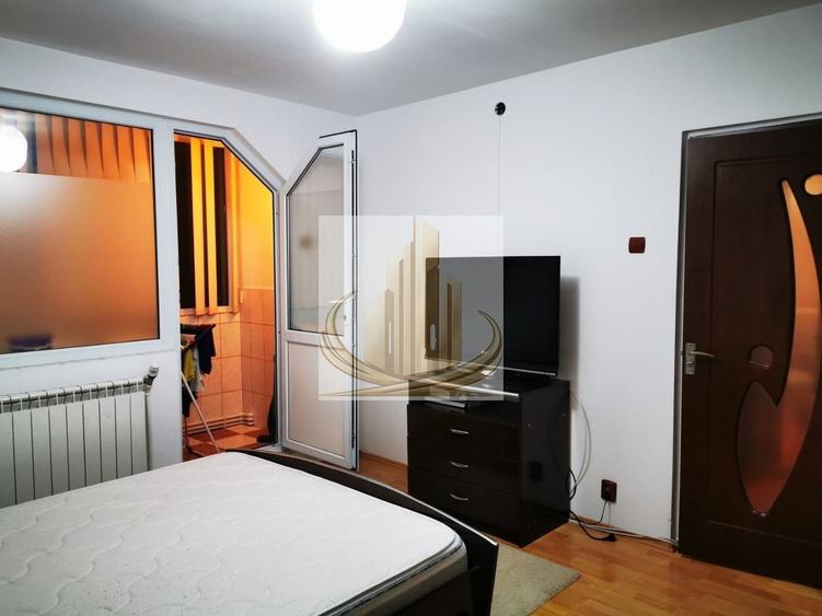 Apartament cu 3 camere decomandat, mobilat în Brâncoveanu