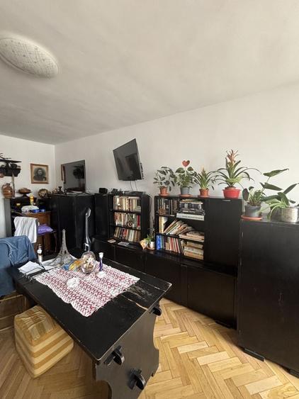 Apartament cu 3 camere decomandat în Torontalului