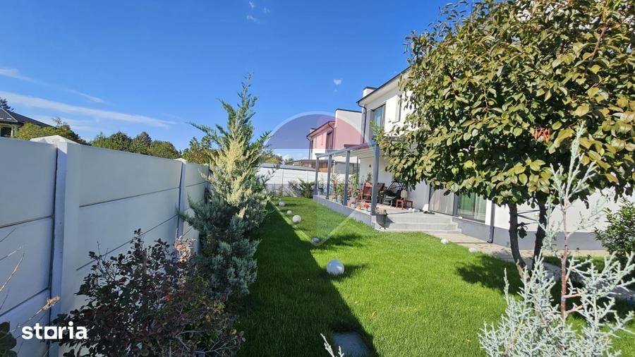 Casă cu 5 camere cu Teren 452 Mp în Corbeanca