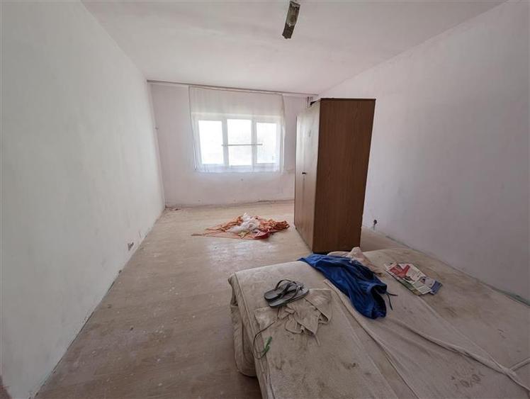 Garsonieră decomandată în Mioriței