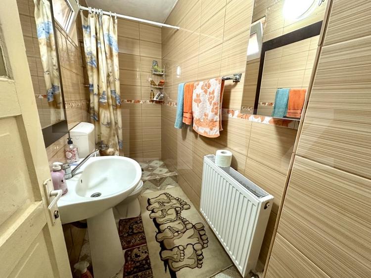 Casă individuală cu 3 camere cu Canalizare în Totoi