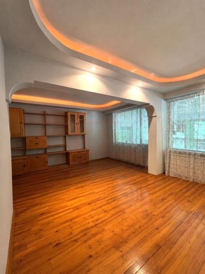 Apartament cu 4 camere decomandat în Micro 20