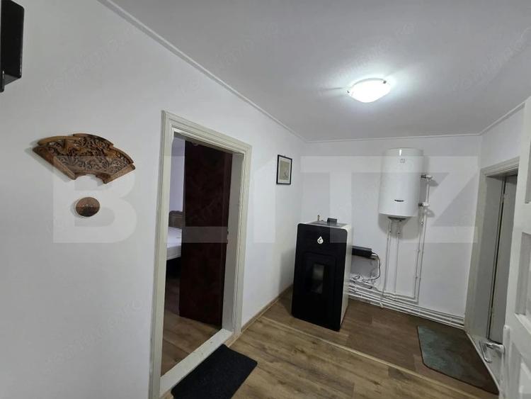 Casa cu 3 corpuri, gospodarie ?i 2 fronturi stradale Co?te?tii din Deal - 2