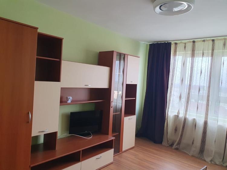 Apartament cu 2 camere decomandat în Romanilor