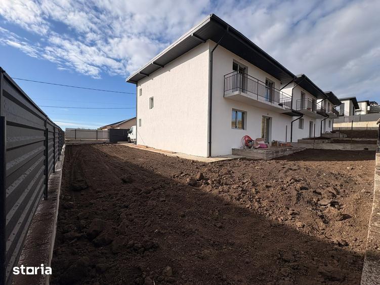 Casă cu 4 camere cu Teren 300 Mp în Valea Lupului