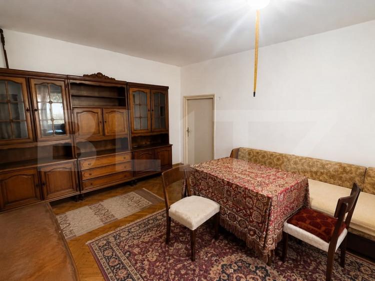 Casă cu 5 camere cu Teren 981 Mp în Central