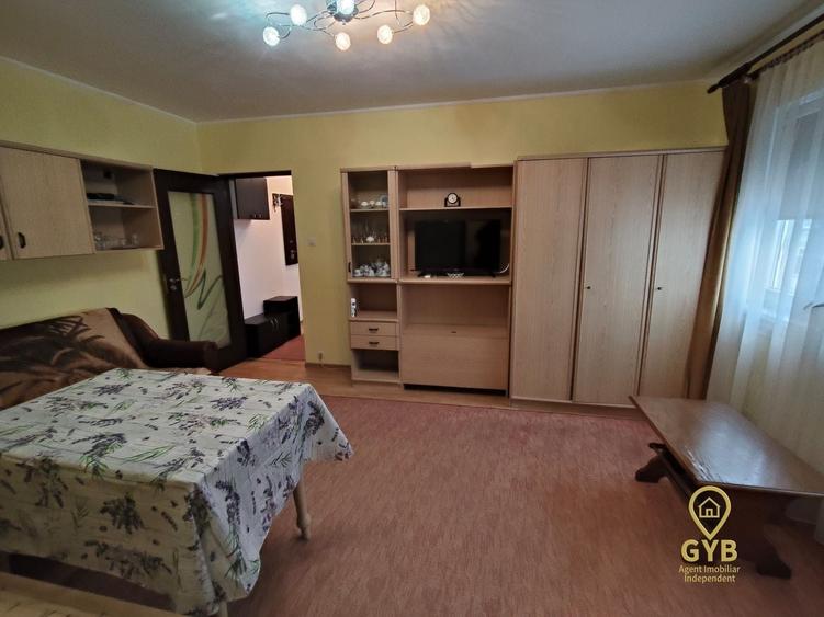 Apartament cu 2 camere semidecomandat, mobilat în Valenta
