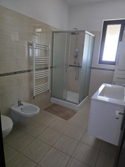 Casă individuală cu 4 camere cu Canalizare în Dârvari