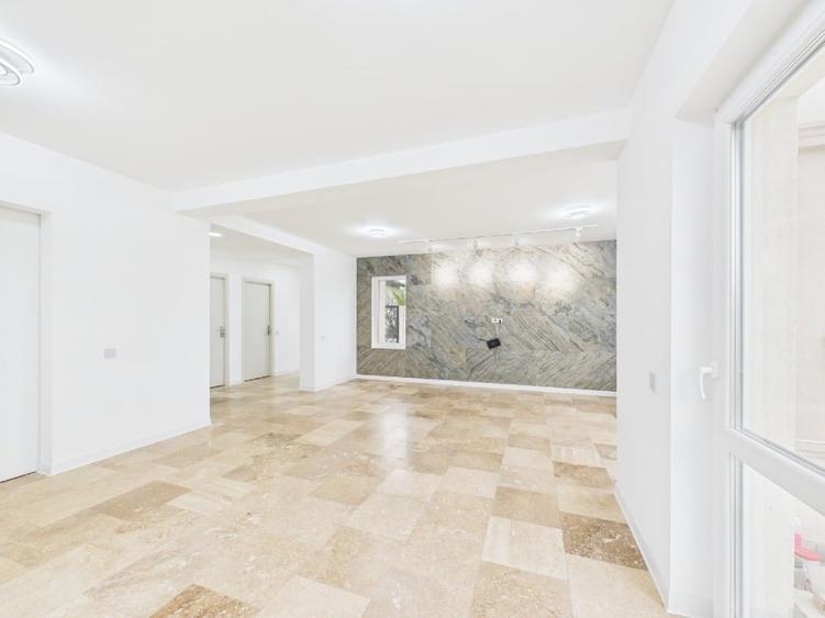 Casă individuală cu 4 camere cu Canalizare în Berceni