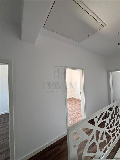 Duplex cu 5 camere cu Canalizare în Moșnița Nouă