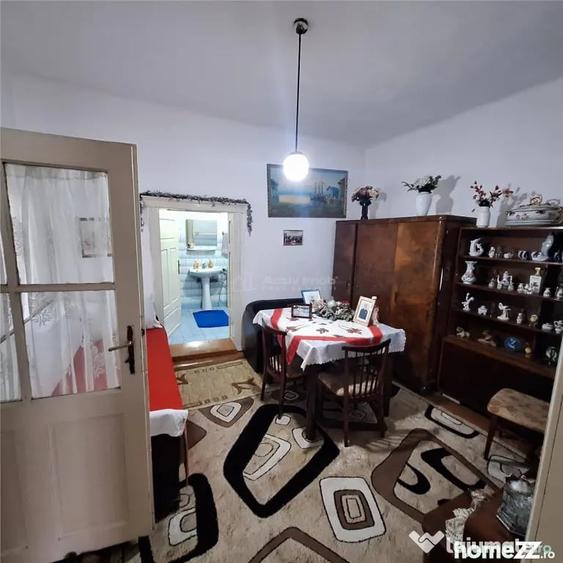 Casă cu 4 camere cu Teren 1000 Mp în Central