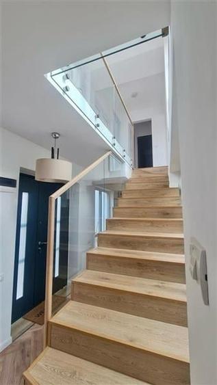 Casă individuală cu 5 camere cu Teren 173 Mp în Polonă
