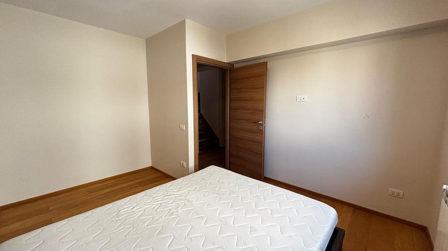 Duplex cu 6 camere cu Canalizare în Mihai Bravu