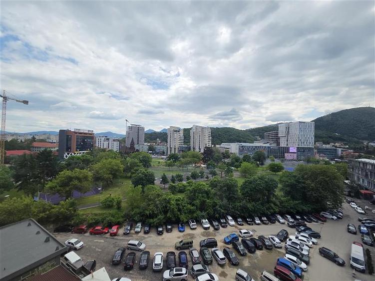 Apartament 2 camere Centrul Civic pretabil birouri - 10