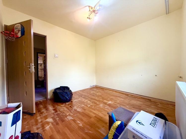 Apartament cu 3 camere decomandat, mobilat în Aradului
