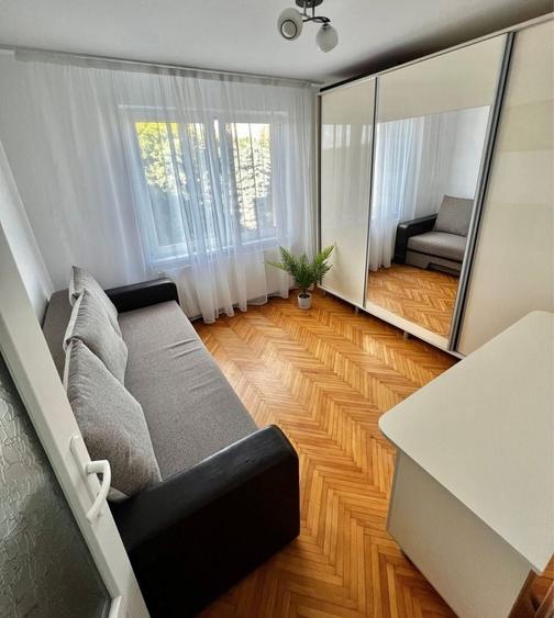 Apartament cu 4 camere decomandat în 7 Noiembrie