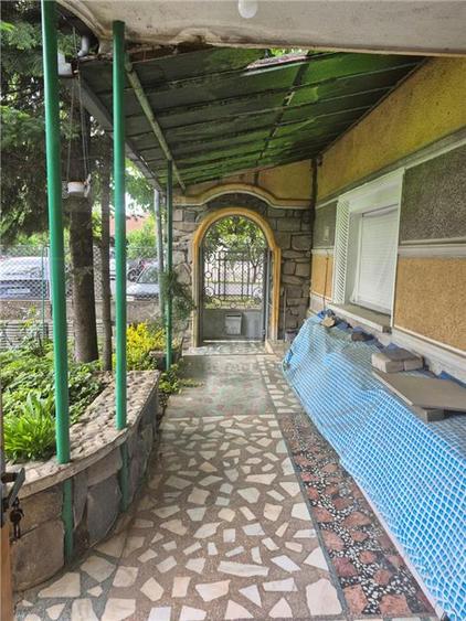 Casă individuală cu 4 camere cu Canalizare în Aeroport