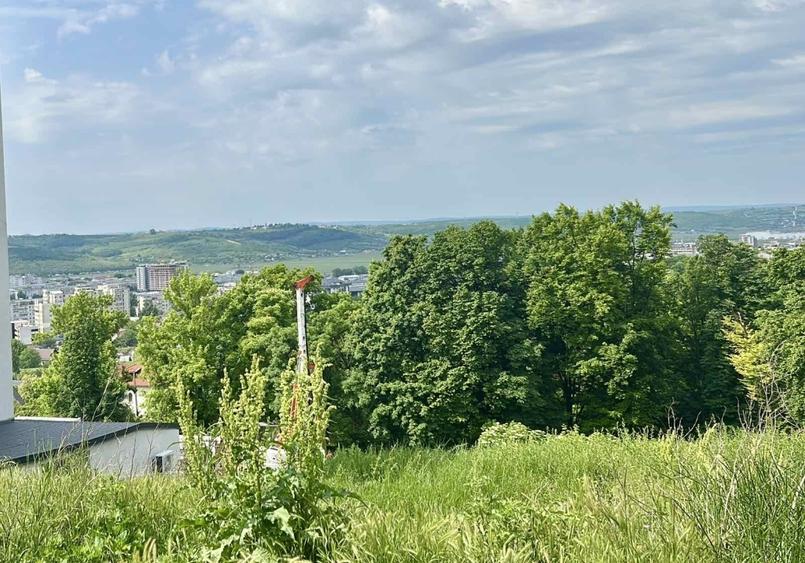 Teren Construcții intravilan de 1433 mp, în Central