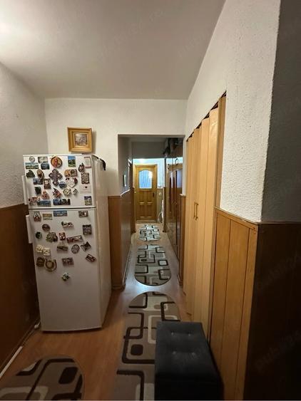Apartament cu 3 camere decomandat în Spital
