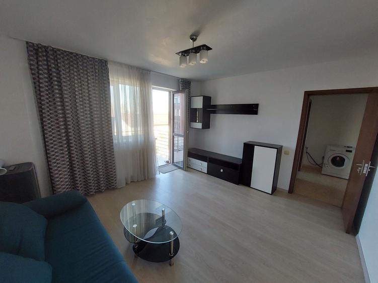 Apartament cu 2 camere decomandat în Roșu