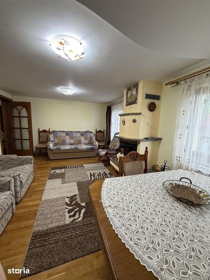 Casă cu 5 camere cu Teren 7200 Mp în Mănăstirea Cașin