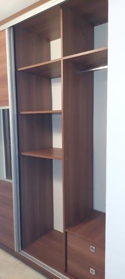 Apartament cu 3 camere decomandat, mobilat în Berceni