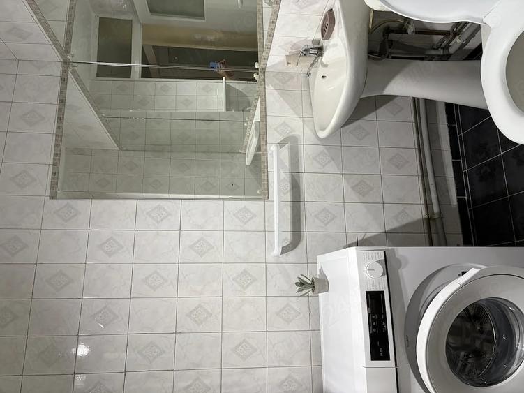 Apartament cu 3 camere decomandat în Aradului