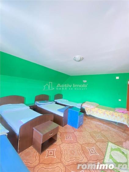Casă cu 10 camere cu Teren 300 Mp în Vulcan