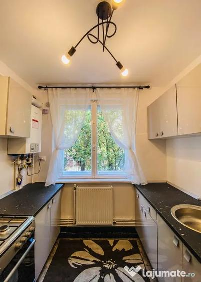 Apartament cu 3 camere semidecomandat în Copou