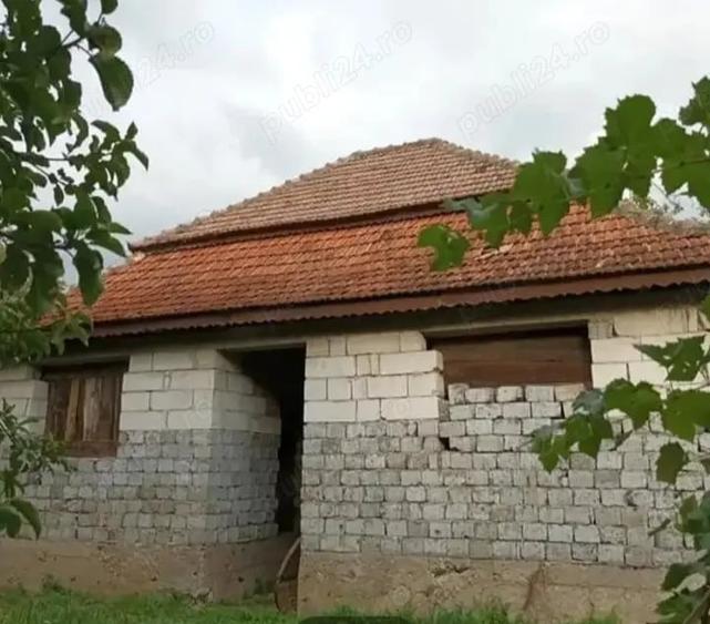 Casă cu 3 camere în Săliște