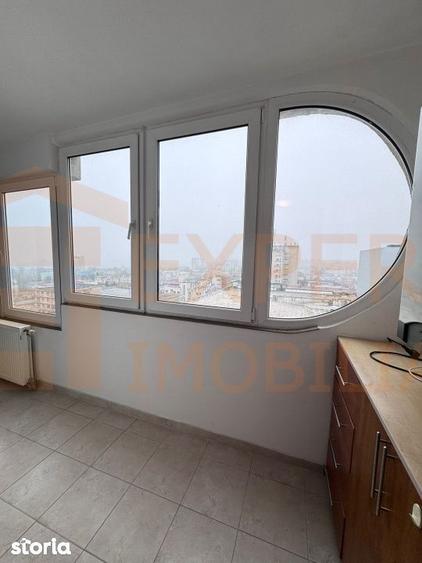 Apartament cu 3 camere decomandat, mobilat în Central