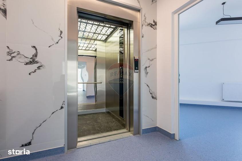 Spațiu comercial, de 1,200 mp, în Central