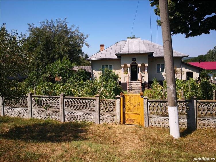 Casă cu 4 camere cu Teren 2000 Mp în Sinești