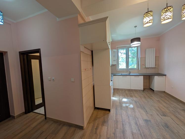 Apartament cu 2 camere decomandat, mobilat în Aviatori