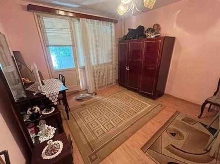 Vanzare Apt 3 camere,parter ,decomandat,bloc 4 etaje,sector 4, 10 min Dr Gazarului sau 5 min str Straja(linii RATB) - 4