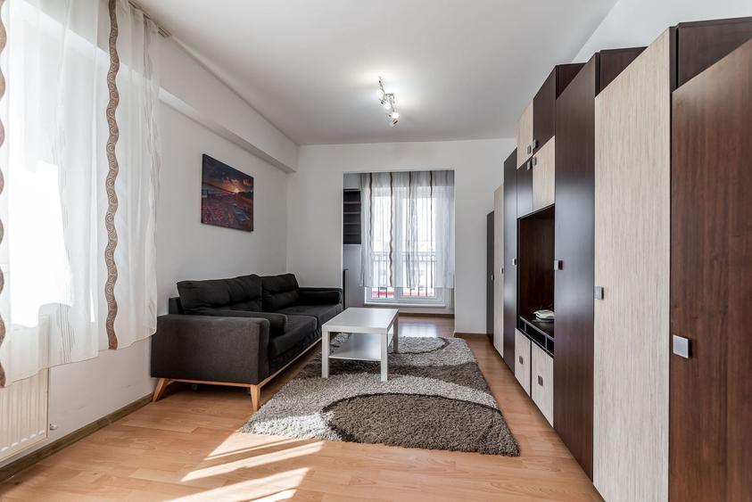 Apartament cu 2 camere semidecomandat, mobilat în Confecții