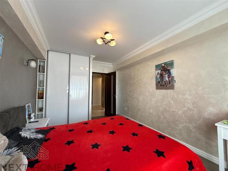 Apartament cu 4 camere decomandat în Central