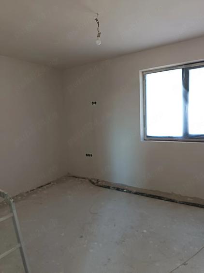 Casă cu 3 camere cu Teren 300 Mp în Central
