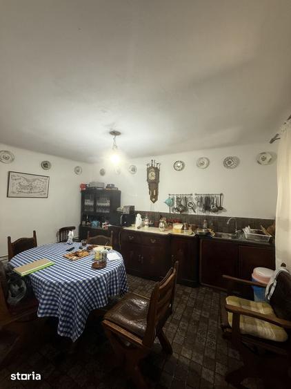 Casă cu 4 camere cu Teren 1462 Mp în Bazna