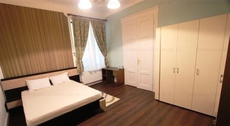 Apartament cu 3 camere semidecomandat, mobilat în Sinaia