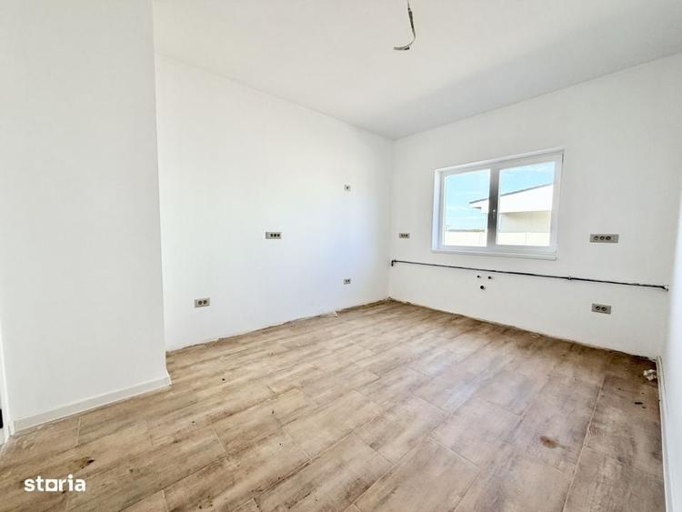 Casă cu 4 camere în Moșnița Veche