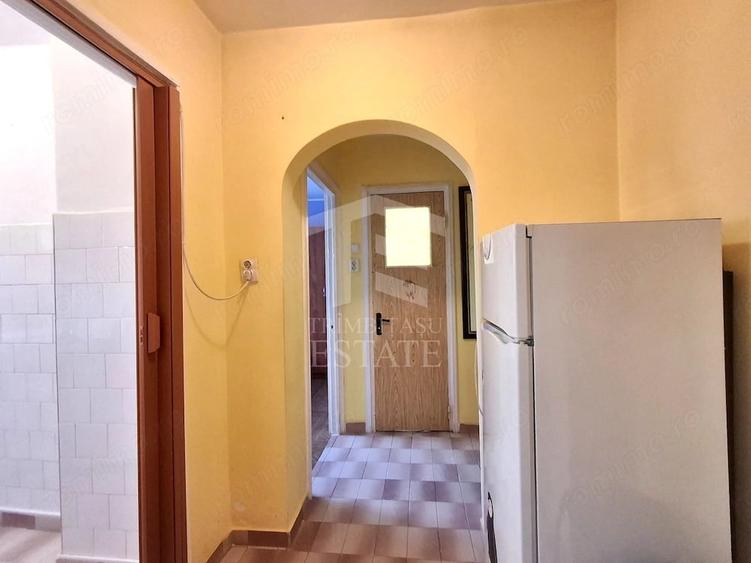 Apartament cu 2 camere decomandat în Tei