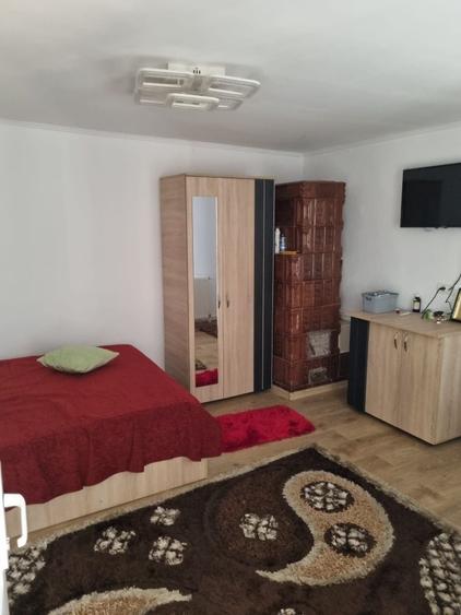 Casă cu 3 camere cu Teren 120 Mp în Central