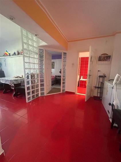 Apartament cu 3 camere decomandat în Dacia