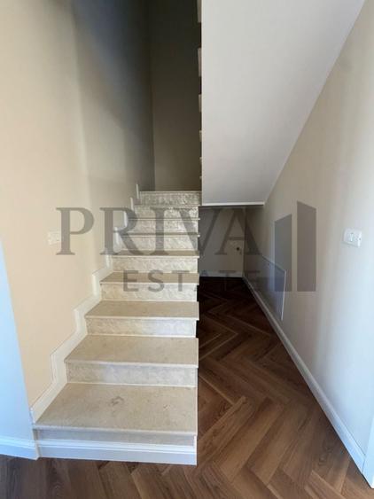 Duplex cu 4 camere cu Canalizare în Giroc