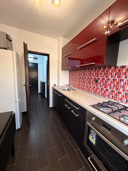 Apartament cu 2 camere semidecomandat în P-ța Gorjului