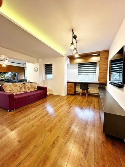 Apartament cu 3 camere decomandat în Central