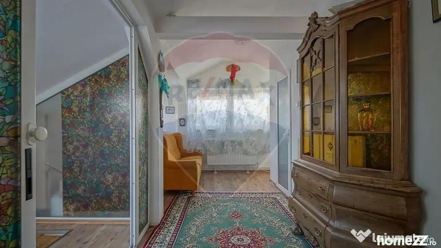Apartament cu 4 camere decomandat în Drumul Poienii