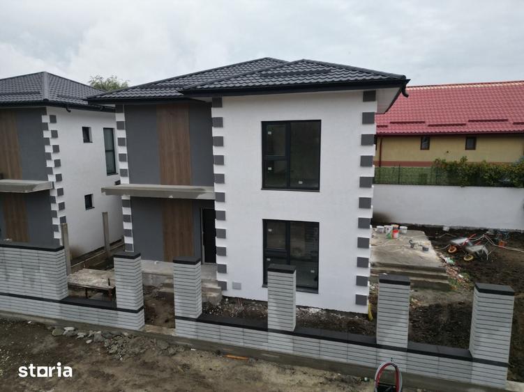 Casă cu 4 camere cu Teren 250 Mp în Central